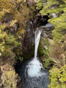 Wandern auf dem Lower Taranaki Falls Track