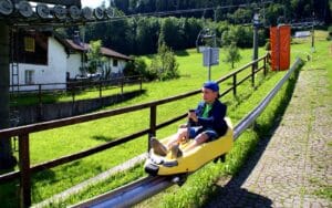 Besuch beim Keltenblitz Dürrnberg: Sommerrodeln in Salzburgs Bergen