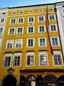 Mozarts Geburtshaus in Salzburg – Ein Muss für Musikliebhaber und Kulturfans